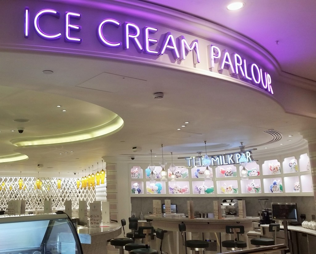 Ice cream parlour Harrods (2)