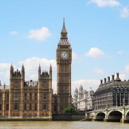 London – The Capital of Tea Drinkers, Red Double Deckers & Aussie Go-Getters!